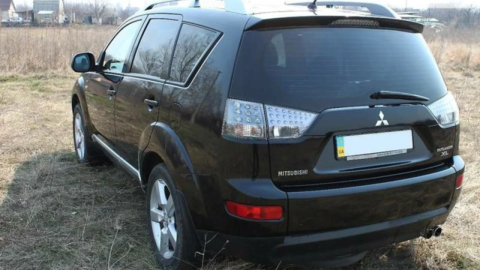 Mitsubishi Outlander XL