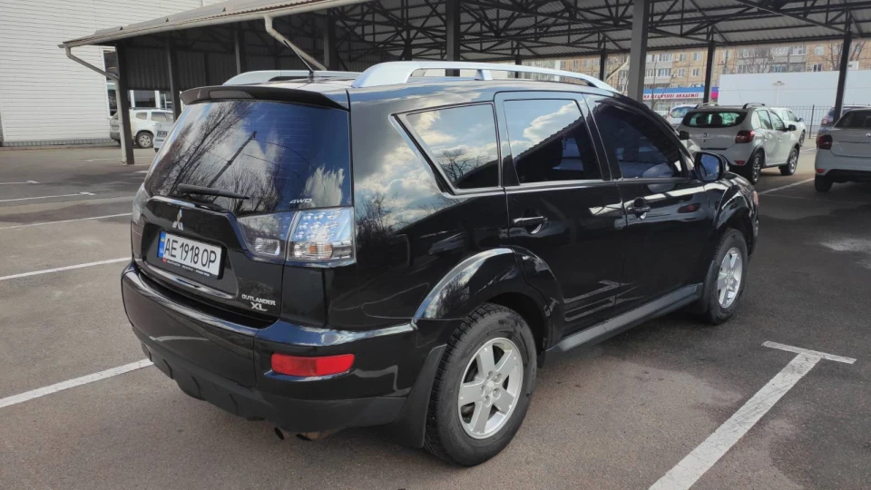 Mitsubishi Outlander XL 2