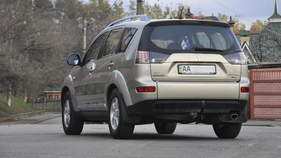 Mitsubishi Outlander XL 5