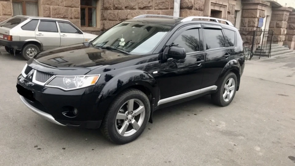 Mitsubishi Outlander XL