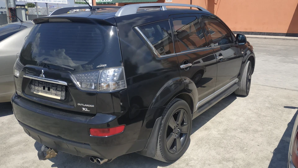 Mitsubishi Outlander XL 2