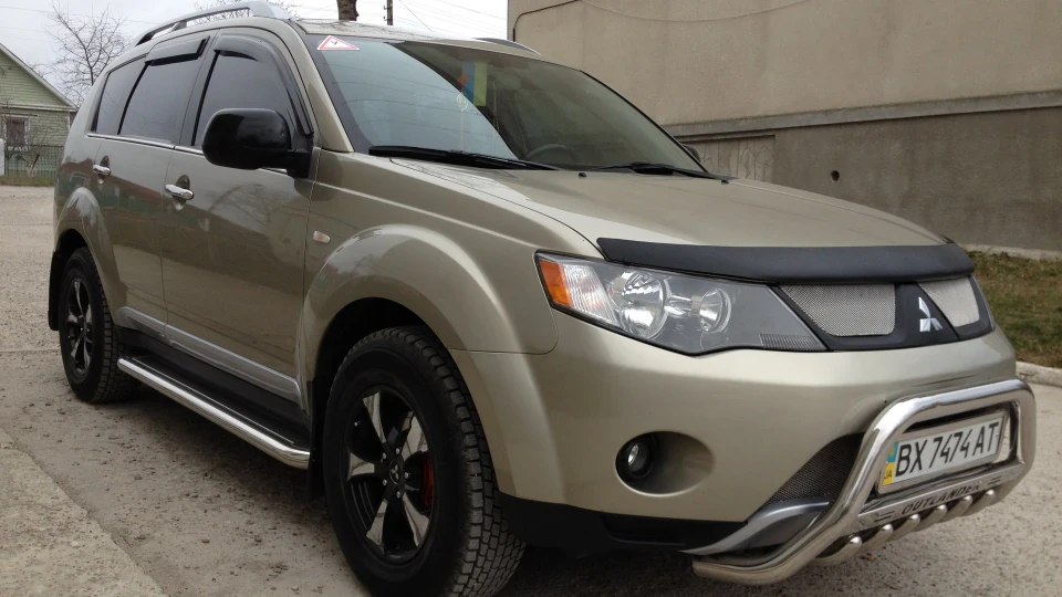 Mitsubishi Outlander XL 2