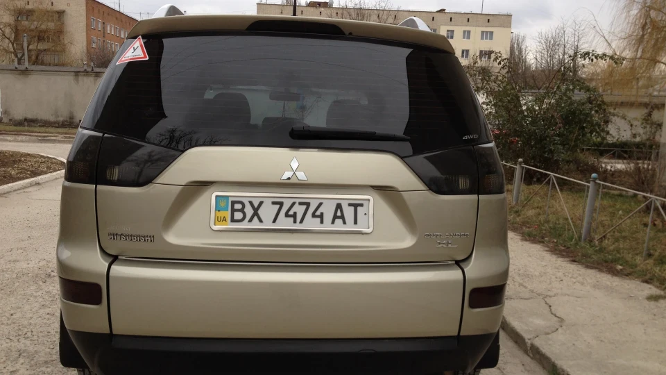 Mitsubishi Outlander XL 4