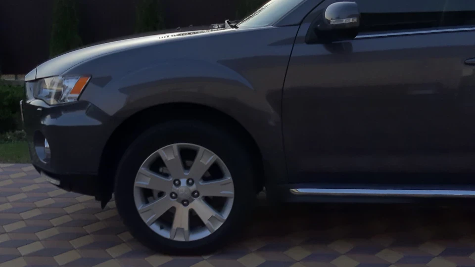 Mitsubishi Outlander XL