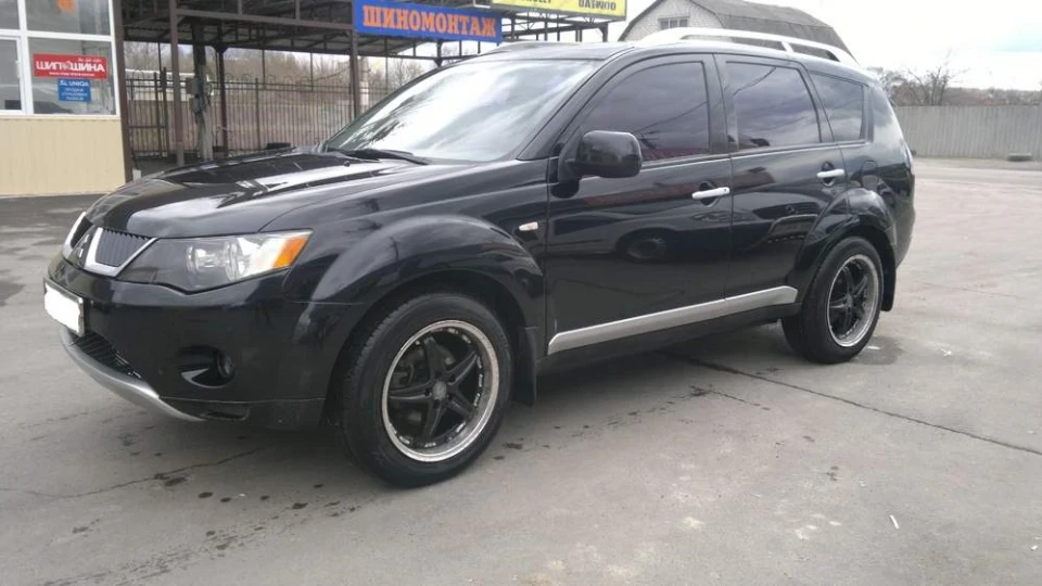 Mitsubishi Outlander XL 2