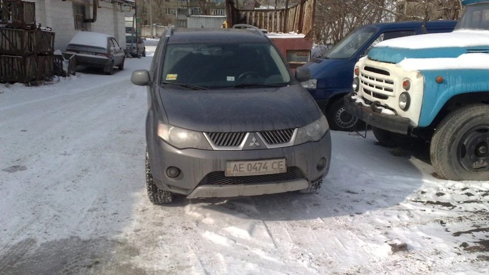Mitsubishi Outlander XL 2