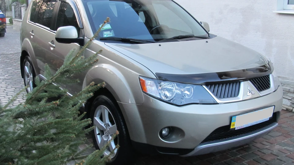 Mitsubishi Outlander XL 2