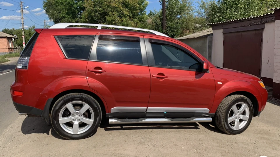 Mitsubishi Outlander XL