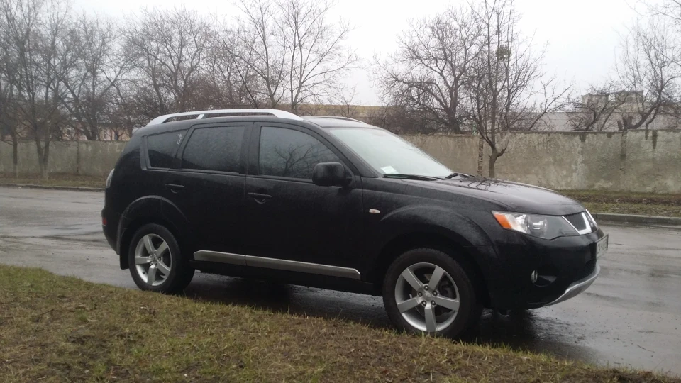 Mitsubishi Outlander XL 3
