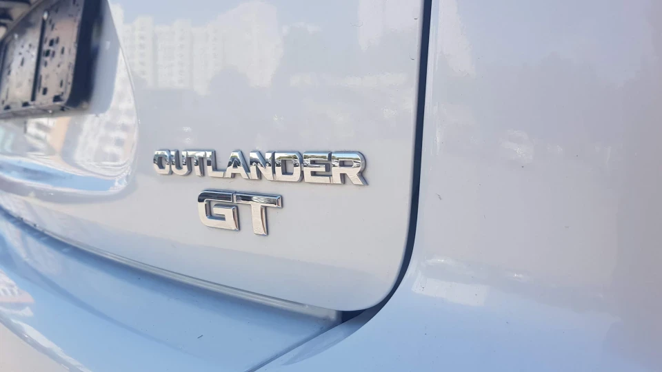 Mitsubishi Outlander XL 2