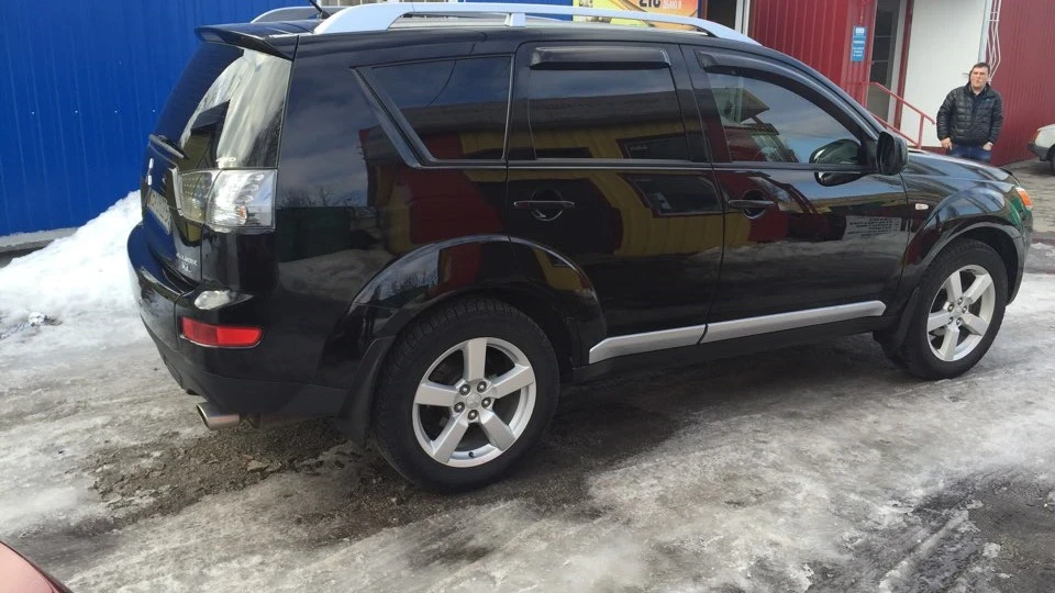 Mitsubishi Outlander XL 2