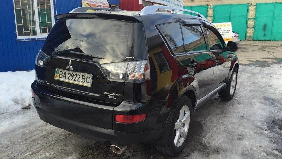 Mitsubishi Outlander XL 3