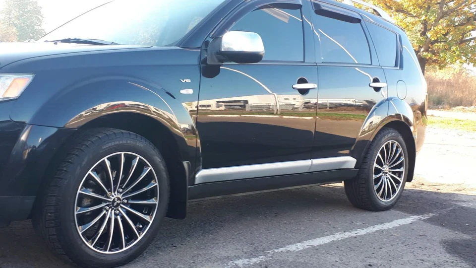 Mitsubishi Outlander XL