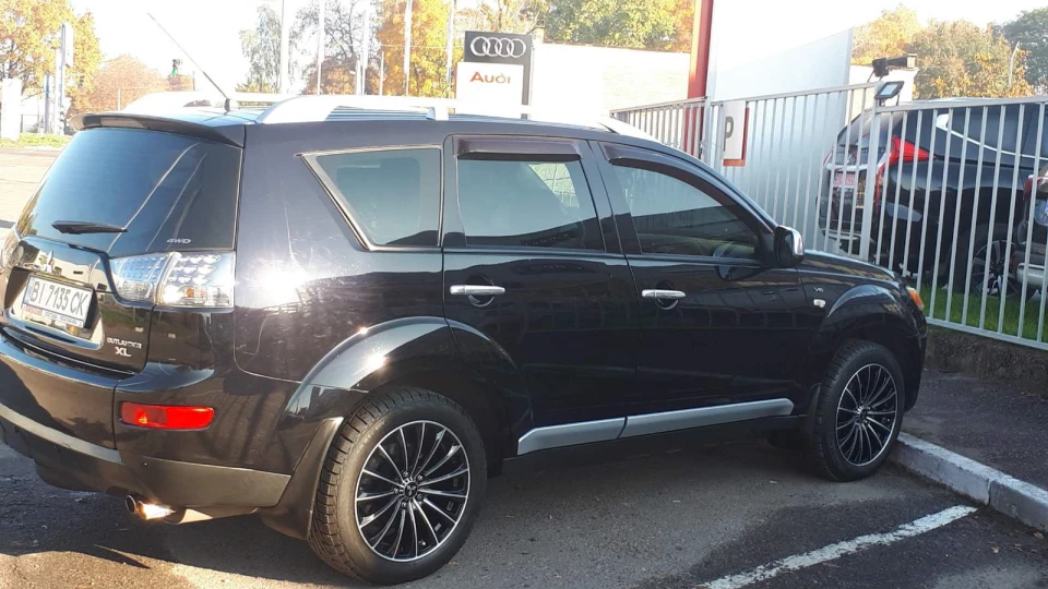 Mitsubishi Outlander XL 2
