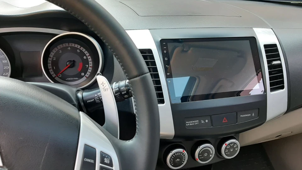 Mitsubishi Outlander XL 4