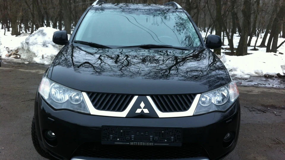Mitsubishi Outlander XL 3.0. 220 л.с. 2