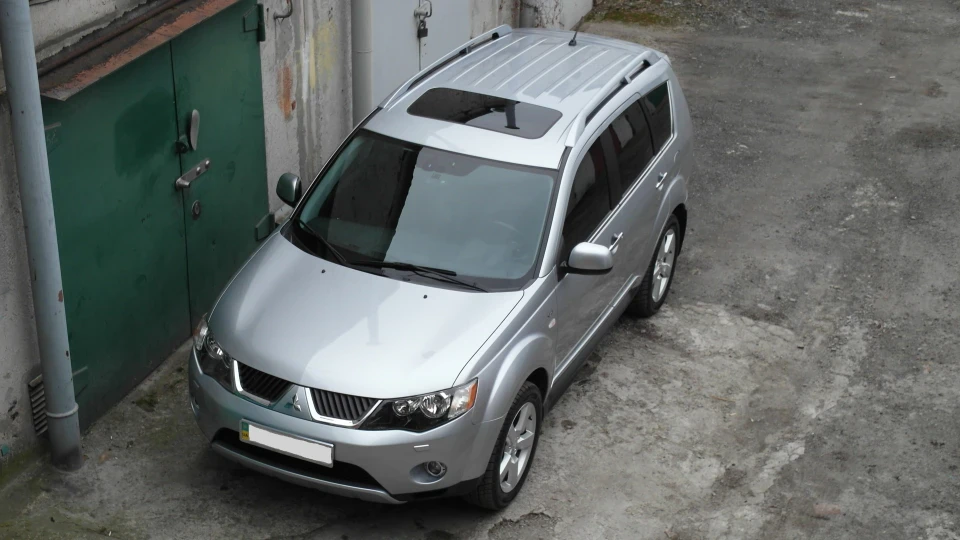 Mitsubishi Outlander XL 3.0 full 3