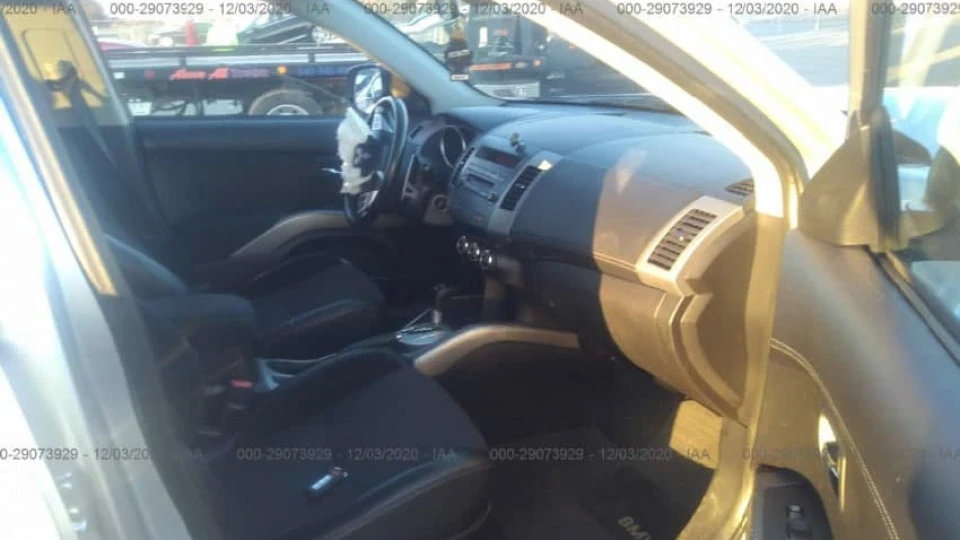 Mitsubishi Outlander XL 3.0 USA 2