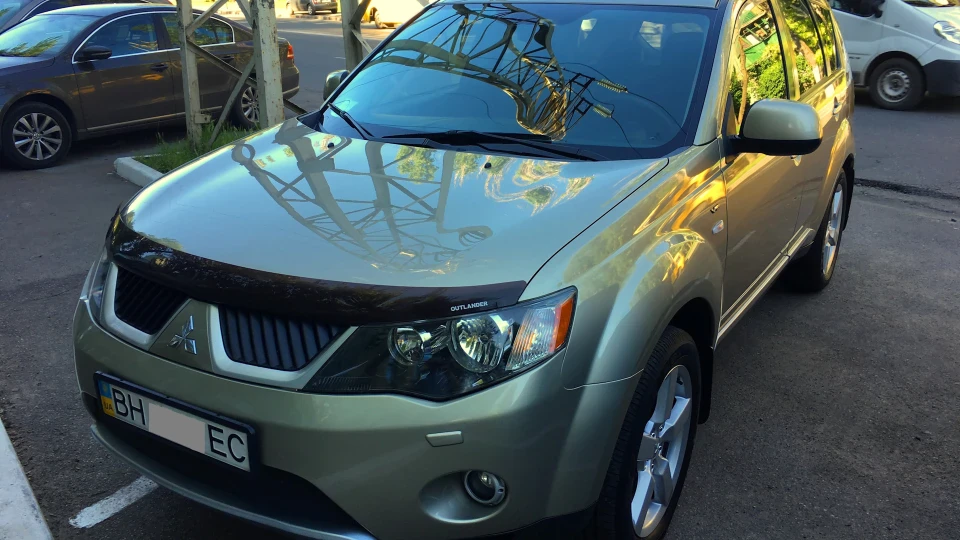 Mitsubishi Outlander XL 3.0 V6 4