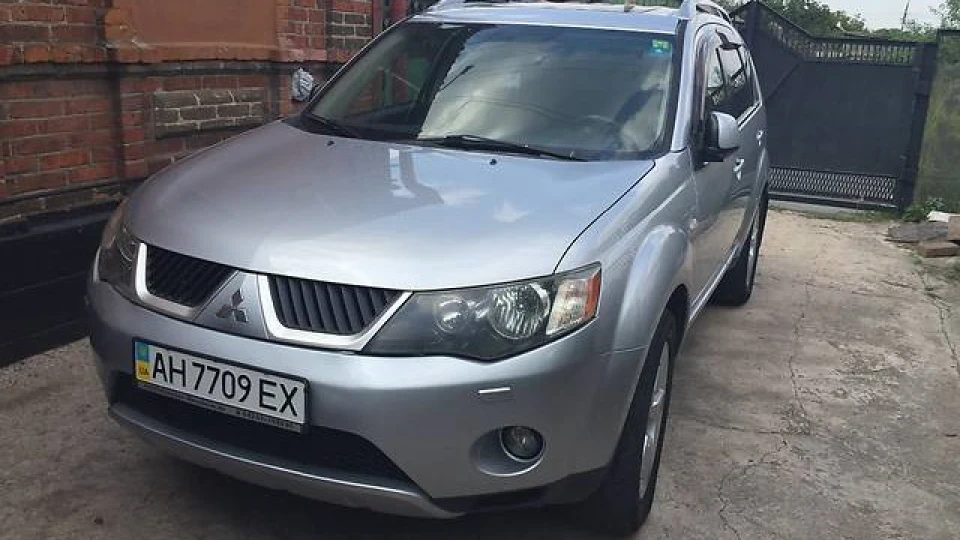 Mitsubishi Outlander XL 3.0 2