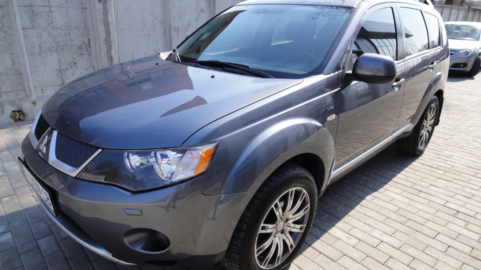 Mitsubishi Outlander XL 3.0 2