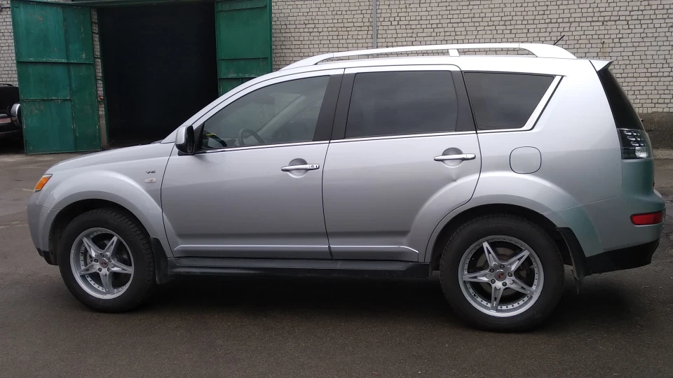 Mitsubishi Outlander XL 3.0V6 2