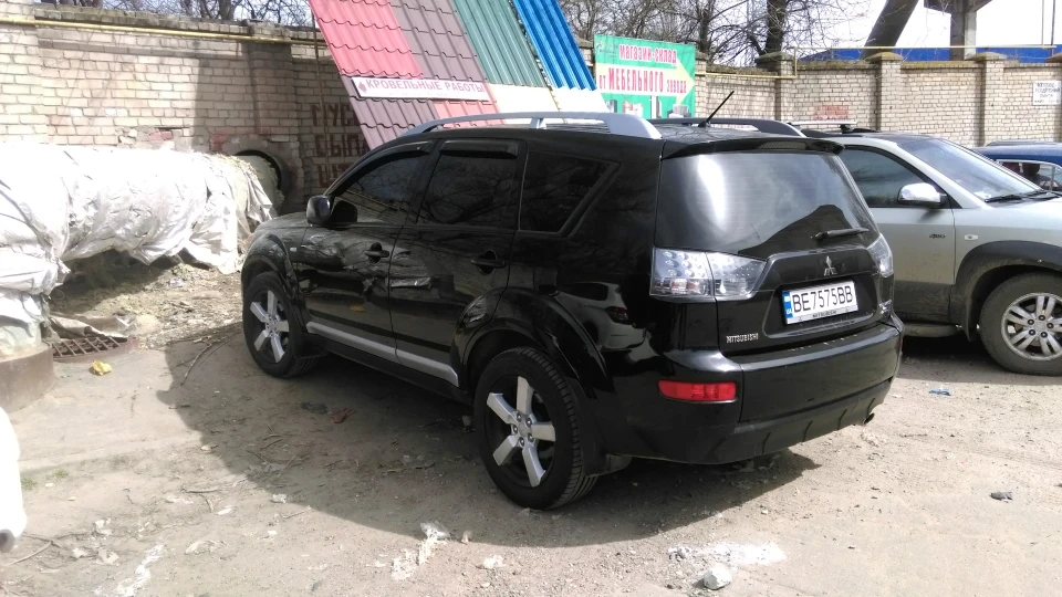 Mitsubishi Outlander XL 4x4 MT 2
