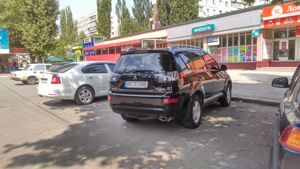Mitsubishi Outlander XL 4x4 MT 5