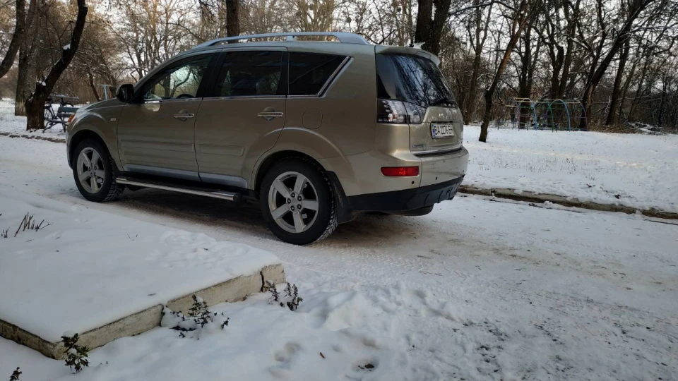 Mitsubishi Outlander XL АУТ 3
