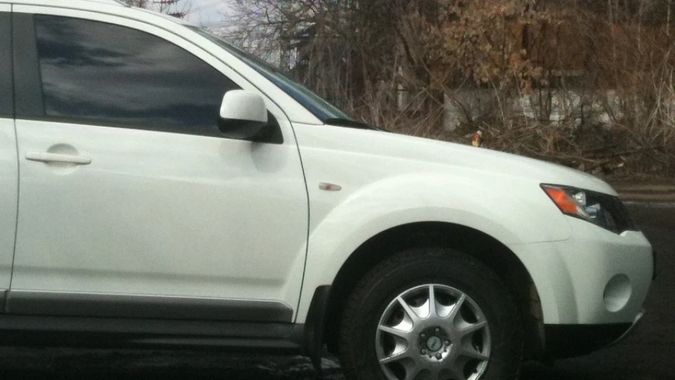 Mitsubishi Outlander XL Білий Брат 3