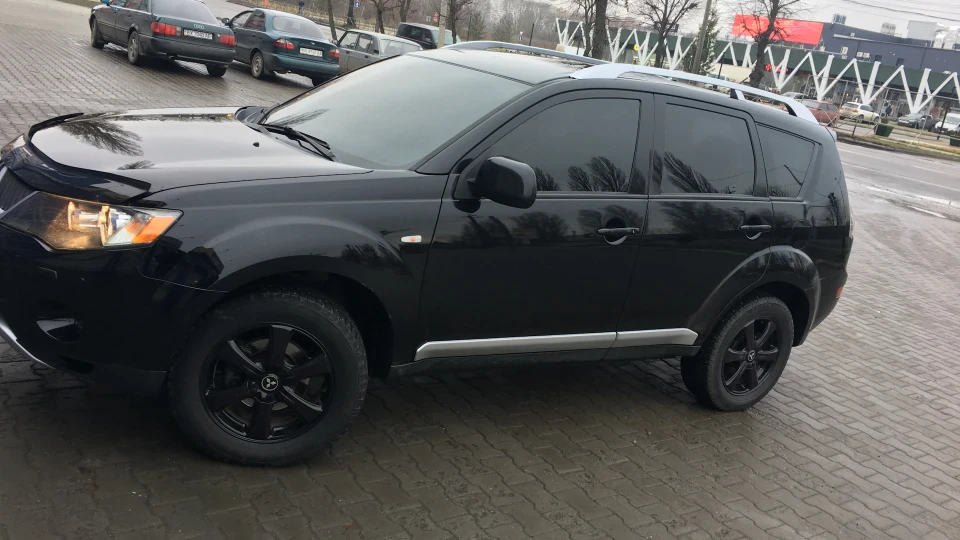 Mitsubishi Outlander XL Black Aut 2
