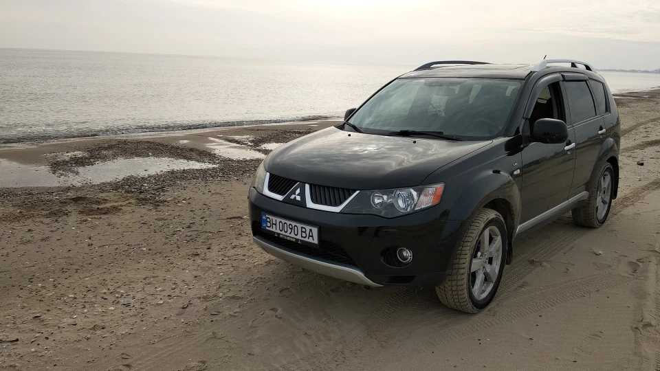 Mitsubishi Outlander XL black edition 5