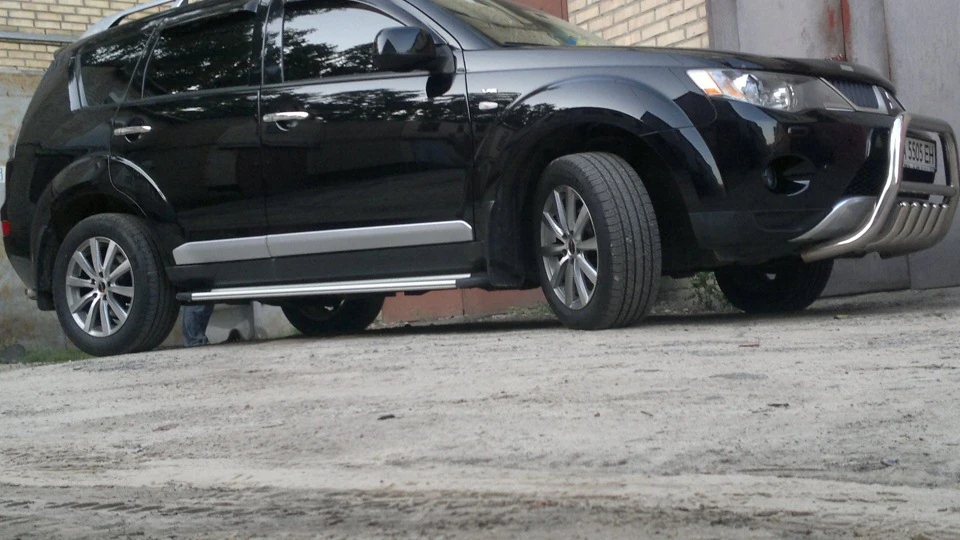 Mitsubishi Outlander XL Колишня 2