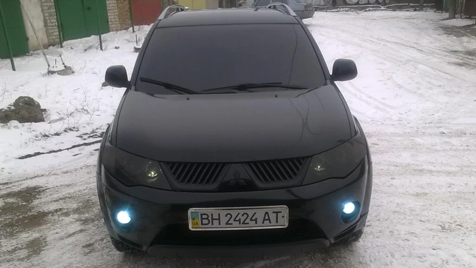 Mitsubishi Outlander XL ЧОРНИЙ ПРИНЦ 2