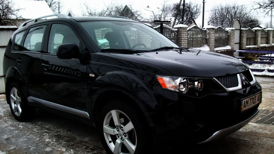 Mitsubishi Outlander XL Чорний Стік