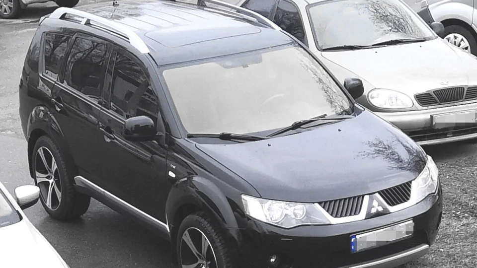 Mitsubishi Outlander XL чорник 3.0 4