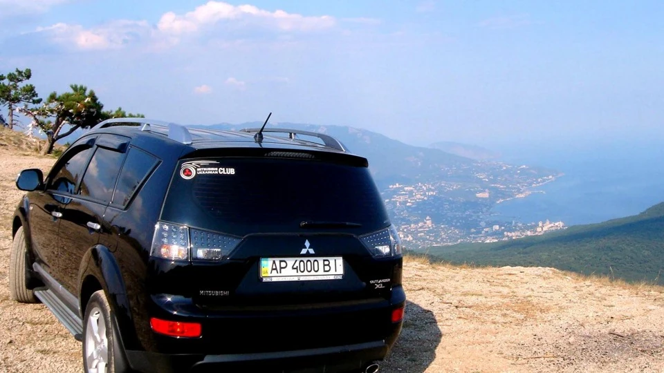 Mitsubishi Outlander XL "Dark Knight" 5