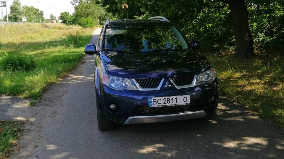 Mitsubishi Outlander XL DI-D 2