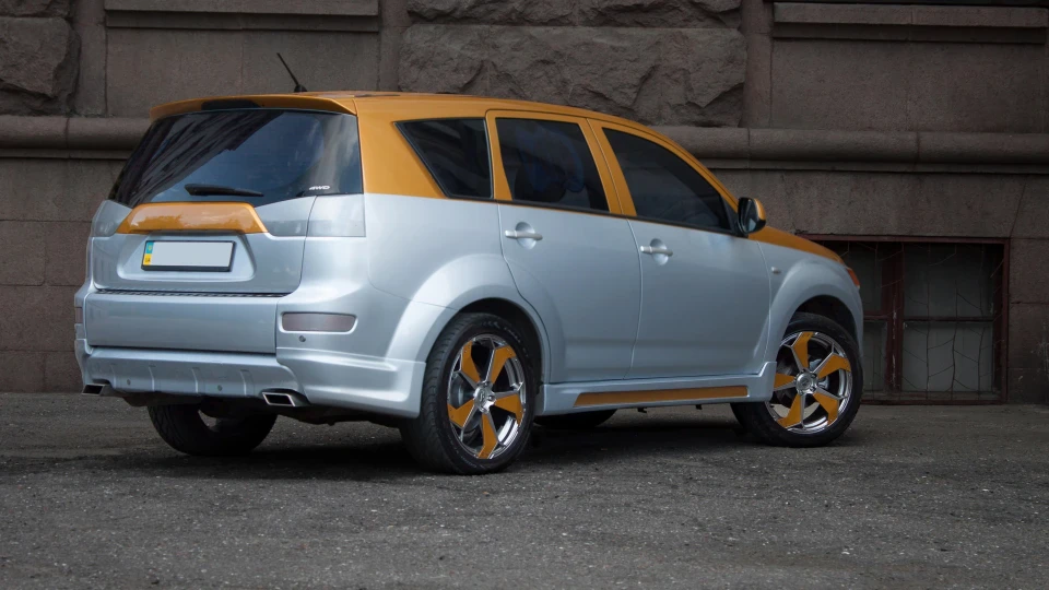 Mitsubishi Outlander XL Gold Edition 2