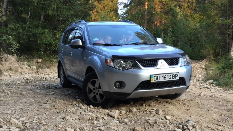 Mitsubishi Outlander XL японочка 3