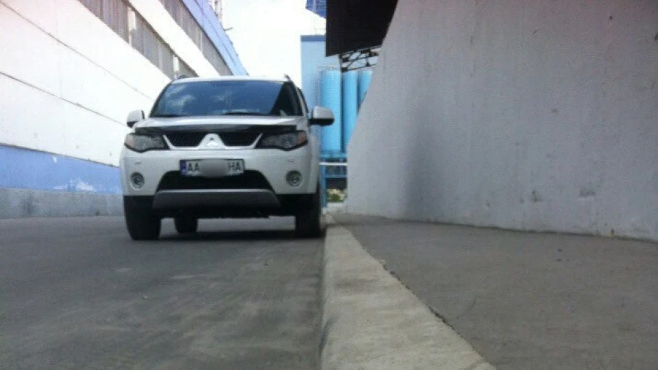 Mitsubishi Outlander XL Mitsuban 3.0 4