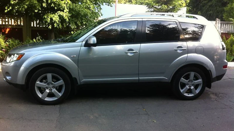 Mitsubishi Outlander XL Робоча конячка 2