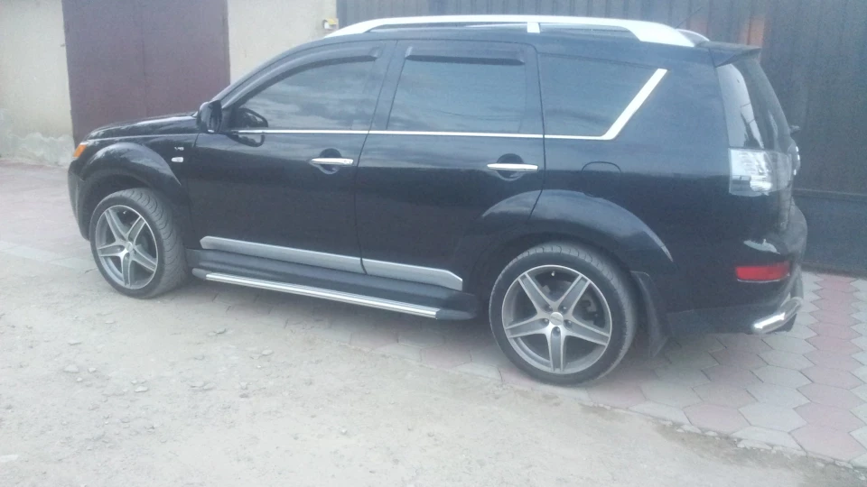 Mitsubishi Outlander XL <ReD Scorpion> 4