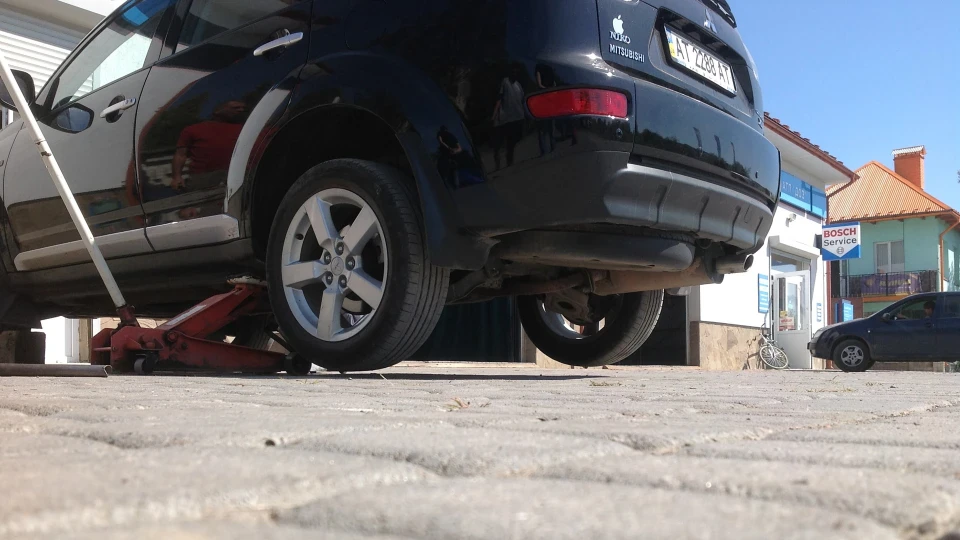 Mitsubishi Outlander XL Rockford Fosgate® 5
