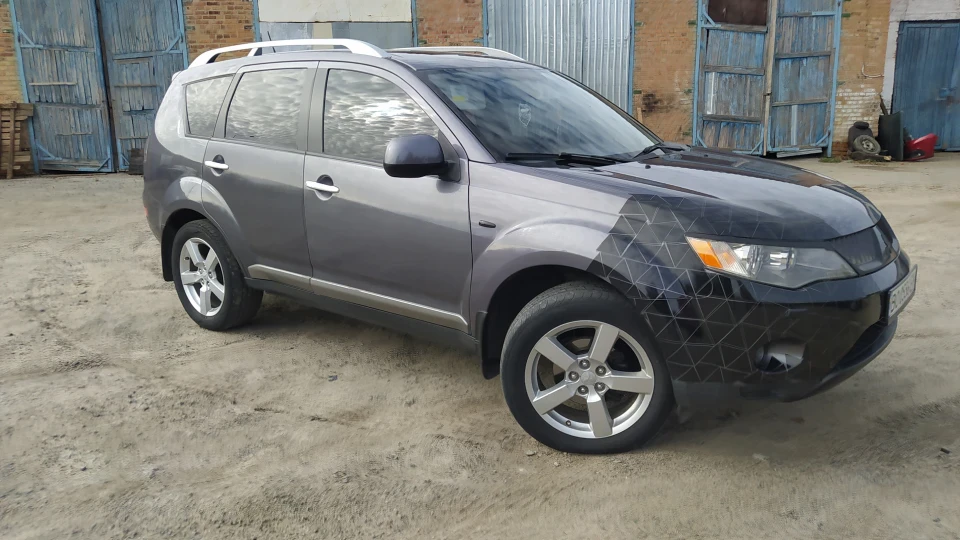 Mitsubishi Outlander XL Rockford 3