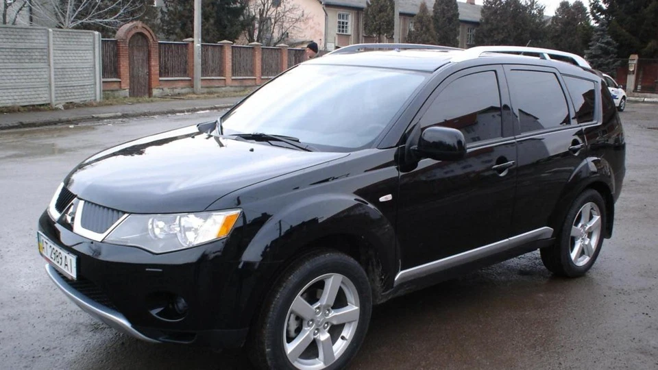 Mitsubishi Outlander XL Сама універсальність