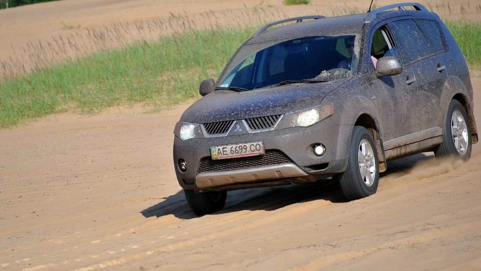 Mitsubishi Outlander XL Сірий Вовк 3
