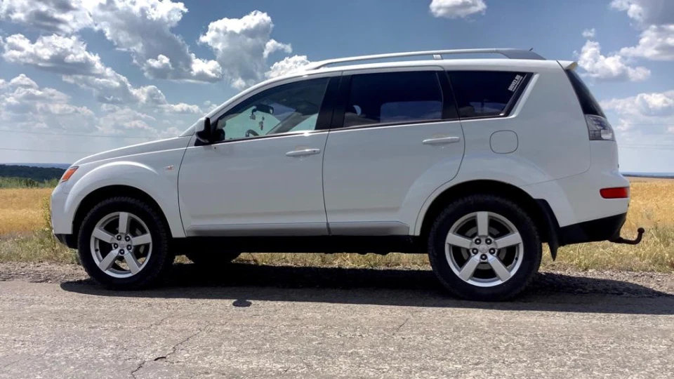 Mitsubishi Outlander XL SQ 3