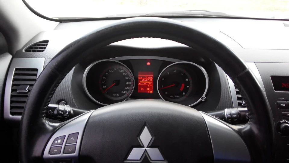 Mitsubishi Outlander XL Шрек 2