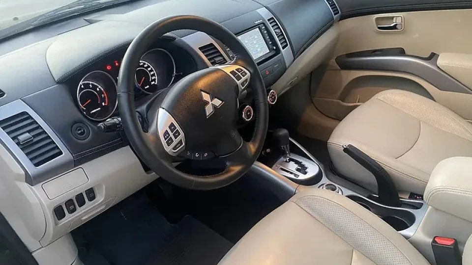 Mitsubishi Outlander XL Ultimate 4